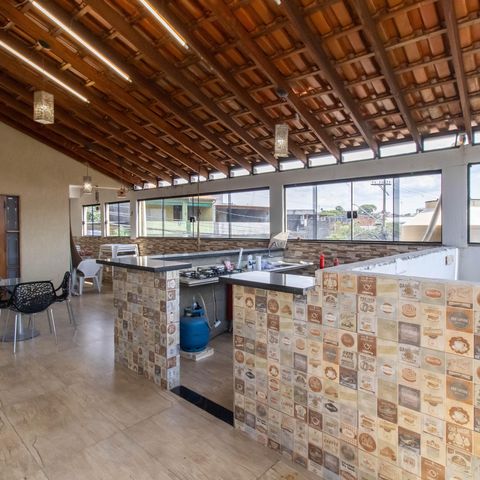 Casa à venda com 220m², 3 quartos e 4 vagas Casa à venda com 220m², 3 quartos e 4 vagasTerraço