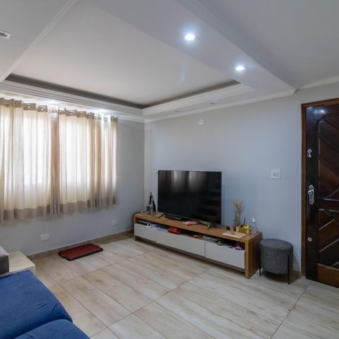 Casa à venda com 220m², 3 quartos e 4 vagas Casa à venda com 220m², 3 quartos e 4 vagasSala