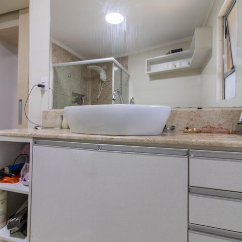 Casa à venda com 220m², 3 quartos e 4 vagas Casa à venda com 220m², 3 quartos e 4 vagasSuíte
