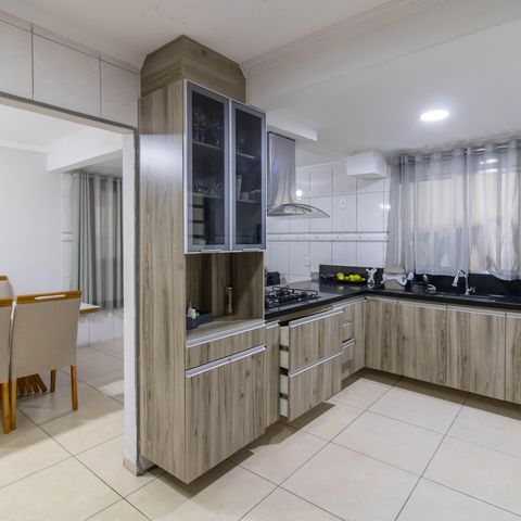 Casa à venda com 220m², 3 quartos e 4 vagas Casa à venda com 220m², 3 quartos e 4 vagasCozinha