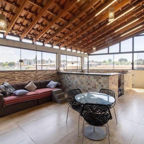 Casa à venda com 220m², 3 quartos e 4 vagas Casa à venda com 220m², 3 quartos e 4 vagasTerraço