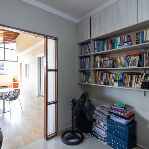 Casa à venda com 220m², 3 quartos e 4 vagas Casa à venda com 220m², 3 quartos e 4 vagasEscritorio / Terraço