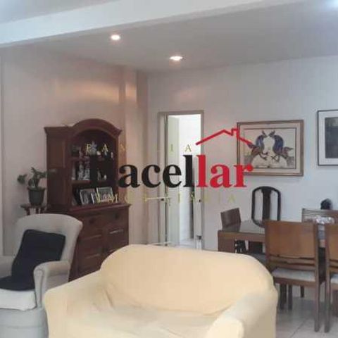 Apartamento à venda com 240m², 3 quartos e 1 vaga