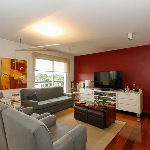 Apartamento à venda com 220m², 4 quartos e 4 vagas Apartamento à venda com 220m², 4 quartos e 4 vagasSala de Estar