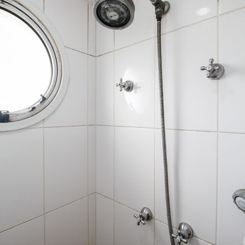 Apartamento à venda com 220m², 4 quartos e 4 vagas Apartamento à venda com 220m², 4 quartos e 4 vagasBanheiro Social