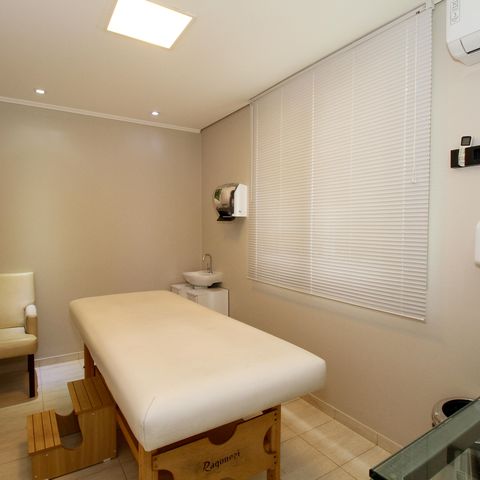 Apartamento à venda com 220m², 4 quartos e 4 vagas Apartamento à venda com 220m², 4 quartos e 4 vagasÁrea Comum - Sala de Massagem