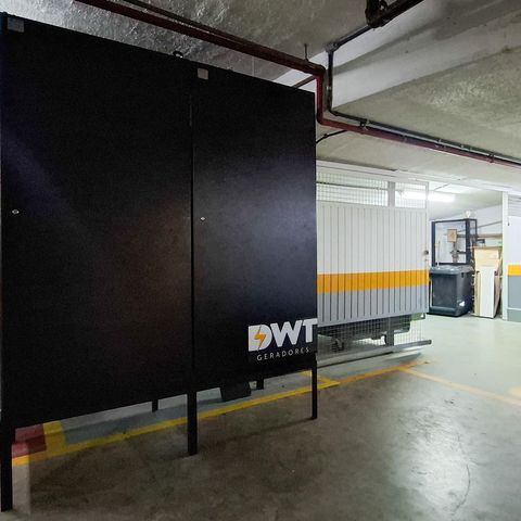 Apartamento à venda com 220m², 4 quartos e 4 vagas Apartamento à venda com 220m², 4 quartos e 4 vagasGerador de Energia