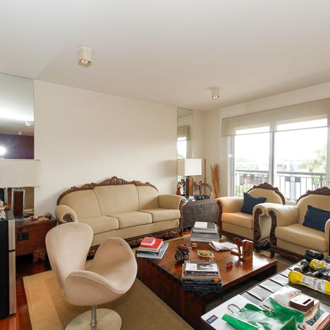 Apartamento à venda com 220m², 4 quartos e 4 vagas Apartamento à venda com 220m², 4 quartos e 4 vagasSala de Estar