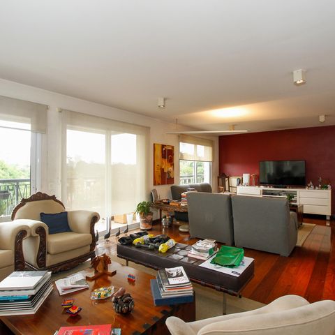 Apartamento à venda com 220m², 4 quartos e 4 vagas Apartamento à venda com 220m², 4 quartos e 4 vagasSala de Estar