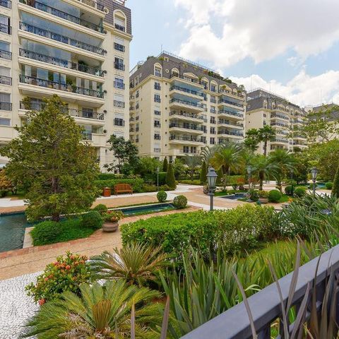 Apartamento à venda com 220m², 4 quartos e 4 vagas Apartamento à venda com 220m², 4 quartos e 4 vagasÁrea Comum - Jardim