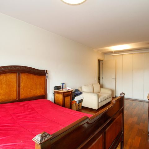 Apartamento à venda com 220m², 4 quartos e 4 vagas Apartamento à venda com 220m², 4 quartos e 4 vagasSuíte 2