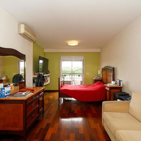 Apartamento à venda com 220m², 4 quartos e 4 vagas Apartamento à venda com 220m², 4 quartos e 4 vagasSuíte 2