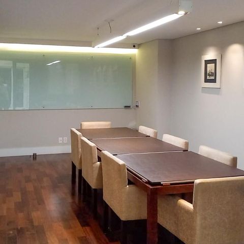 Apartamento à venda com 220m², 4 quartos e 4 vagas Apartamento à venda com 220m², 4 quartos e 4 vagasÁrea Comum - Sala de Reunião