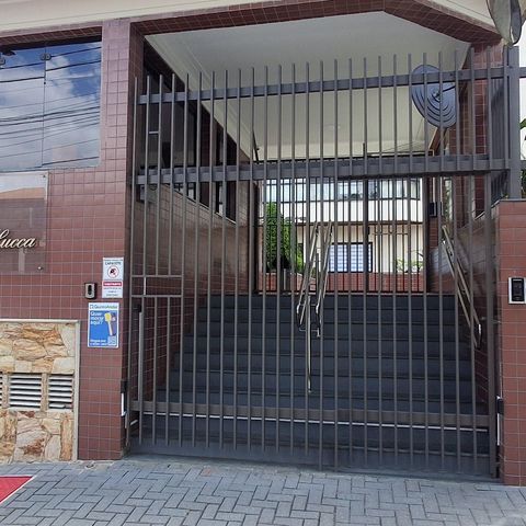 Apartamento à venda com 242m², 4 quartos e 4 vagas Apartamento à venda com 242m², 4 quartos e 4 vagasFachada
