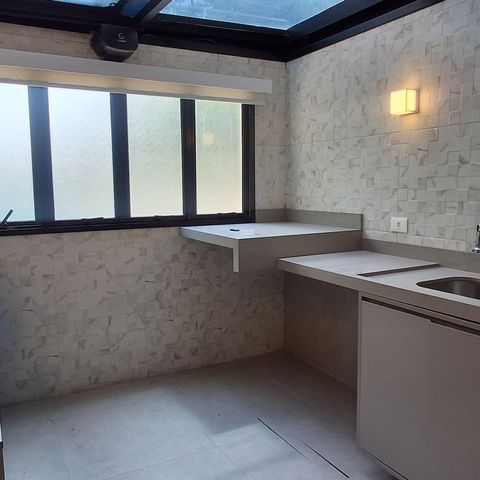 Apartamento à venda com 242m², 4 quartos e 4 vagas Apartamento à venda com 242m², 4 quartos e 4 vagasÁrea de Serviço