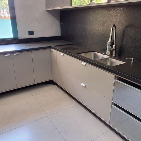 Apartamento à venda com 242m², 4 quartos e 4 vagas Apartamento à venda com 242m², 4 quartos e 4 vagasCozinha