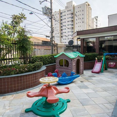 Apartamento à venda com 242m², 4 quartos e 4 vagas Apartamento à venda com 242m², 4 quartos e 4 vagasÁrea Comum