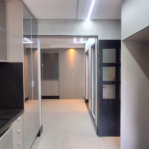 Apartamento à venda com 242m², 4 quartos e 4 vagas Apartamento à venda com 242m², 4 quartos e 4 vagasCozinha