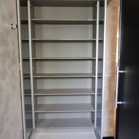 Apartamento à venda com 242m², 4 quartos e 4 vagas Apartamento à venda com 242m², 4 quartos e 4 vagasCloset