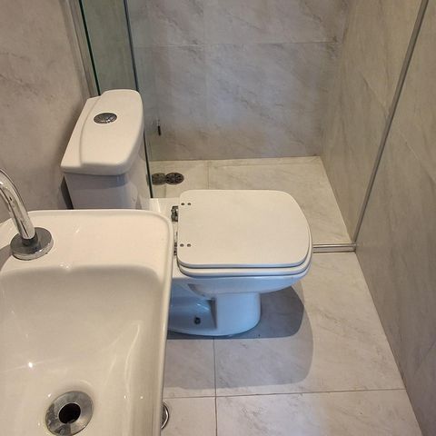 Apartamento à venda com 242m², 4 quartos e 4 vagas Apartamento à venda com 242m², 4 quartos e 4 vagasBanheiro Social