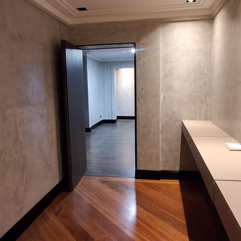 Apartamento à venda com 242m², 4 quartos e 4 vagas Apartamento à venda com 242m², 4 quartos e 4 vagasSala íntima