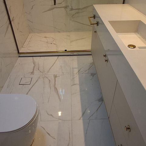 Apartamento à venda com 242m², 4 quartos e 4 vagas Apartamento à venda com 242m², 4 quartos e 4 vagasBanheiro Suíte 3