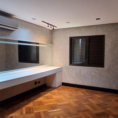 Apartamento à venda com 242m², 4 quartos e 4 vagas Apartamento à venda com 242m², 4 quartos e 4 vagasQuarto