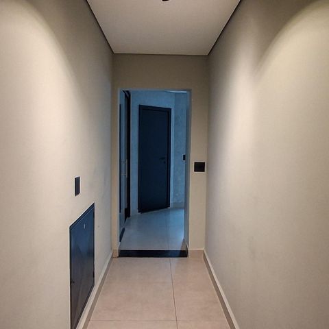 Apartamento à venda com 242m², 4 quartos e 4 vagas Apartamento à venda com 242m², 4 quartos e 4 vagasEntrada de Serviço
