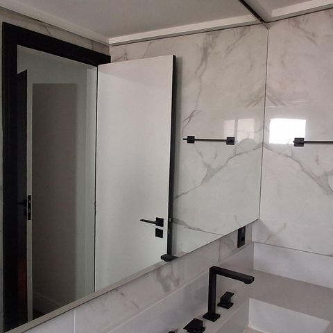 Apartamento à venda com 242m², 4 quartos e 4 vagas Apartamento à venda com 242m², 4 quartos e 4 vagasBanheiro Suíte 2