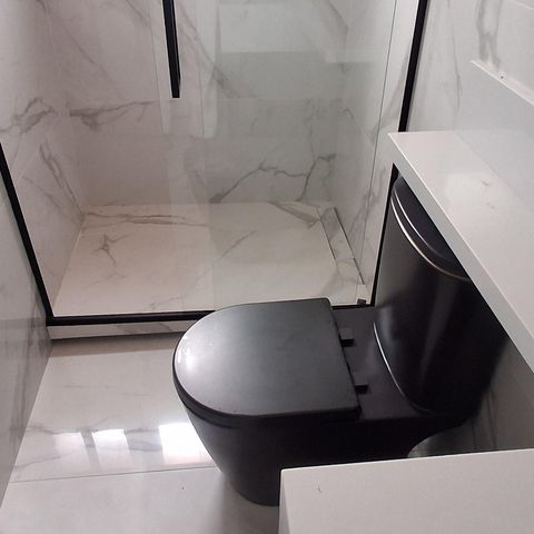 Apartamento à venda com 242m², 4 quartos e 4 vagas Apartamento à venda com 242m², 4 quartos e 4 vagasBanheiro Suíte 2