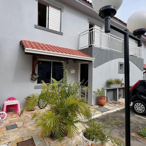 Casa à venda com 60m², 2 quartos e 1 vagaFoto 01