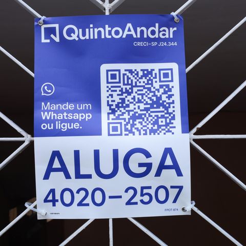 Casa para alugar com 60m², 2 quartos e sem vagaPlaca instalada no portão do imóvel - Código FPOT-874