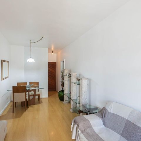 Apartamento à venda com 60m², 2 quartos e 1 vagaSala