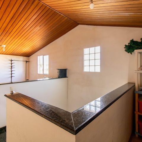 Casa à venda com 280m², 3 quartos e 6 vagas Casa à venda com 280m², 3 quartos e 6 vagasSotão