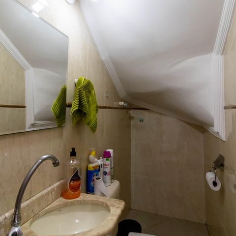 Casa à venda com 280m², 3 quartos e 6 vagas Casa à venda com 280m², 3 quartos e 6 vagasLavabo