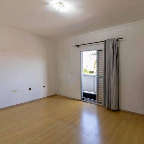 Casa à venda com 280m², 3 quartos e 6 vagas Casa à venda com 280m², 3 quartos e 6 vagasSuíte