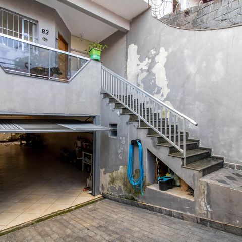 Casa à venda com 280m², 3 quartos e 6 vagas Casa à venda com 280m², 3 quartos e 6 vagasEntrada