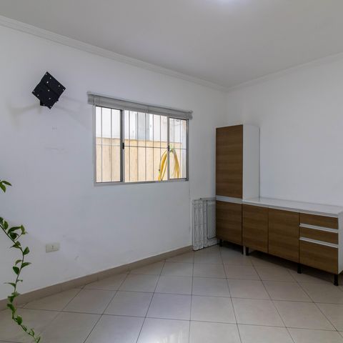 Casa à venda com 280m², 3 quartos e 6 vagas Casa à venda com 280m², 3 quartos e 6 vagasCopa