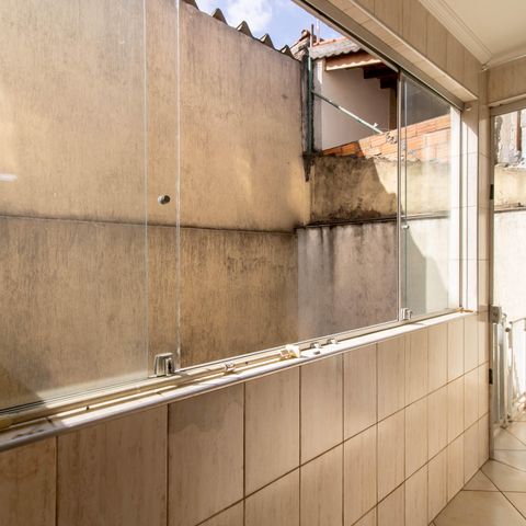 Casa à venda com 280m², 3 quartos e 6 vagas Casa à venda com 280m², 3 quartos e 6 vagasArea de Serviço