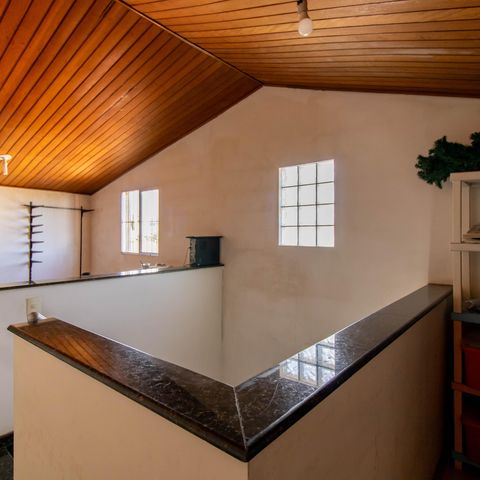 Casa à venda com 280m², 3 quartos e 6 vagas Casa à venda com 280m², 3 quartos e 6 vagasSotão