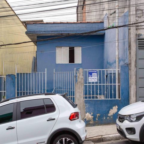 Casa à venda com 60m², 3 quartos e 2 vagasFachada