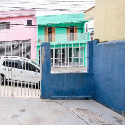 Casa à venda com 60m², 3 quartos e 2 vagasGaragem