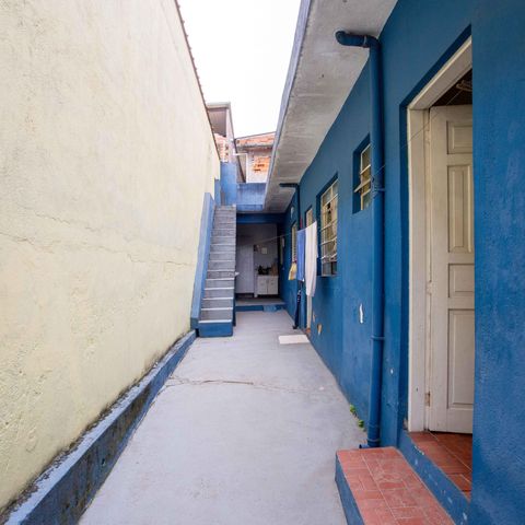 Casa à venda com 60m², 3 quartos e 2 vagasQuintal