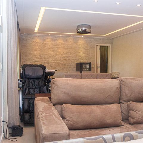 Apartamento à venda com 229m², 4 quartos e 4 vagas Apartamento à venda com 229m², 4 quartos e 4 vagasSala