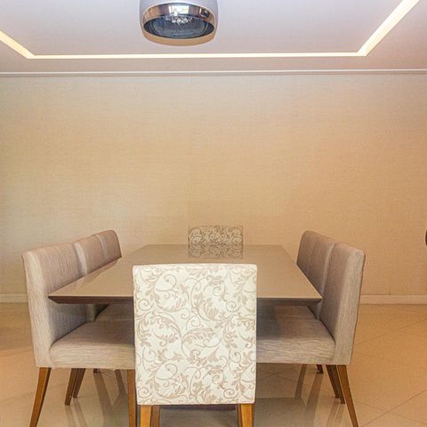 Apartamento à venda com 229m², 4 quartos e 4 vagas Apartamento à venda com 229m², 4 quartos e 4 vagasSala
