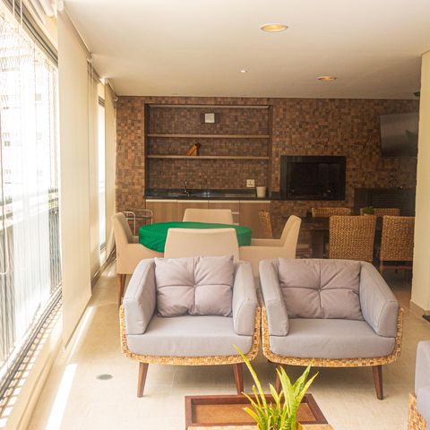 Apartamento à venda com 229m², 4 quartos e 4 vagas Apartamento à venda com 229m², 4 quartos e 4 vagasVaranda da Sala