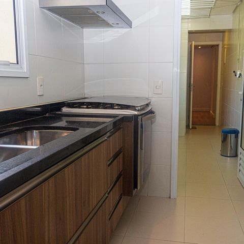 Apartamento à venda com 229m², 4 quartos e 4 vagas Apartamento à venda com 229m², 4 quartos e 4 vagasCozinha