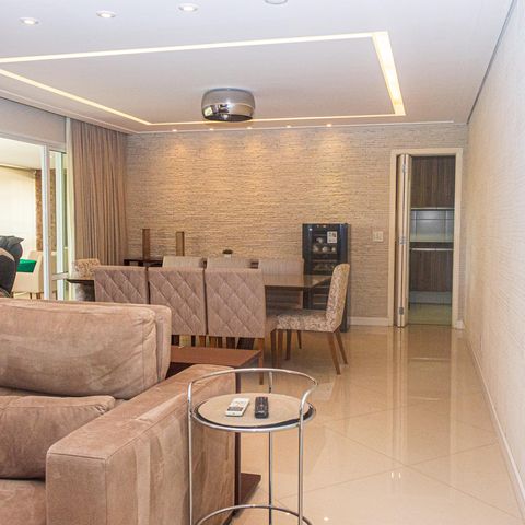Apartamento à venda com 229m², 4 quartos e 4 vagas Apartamento à venda com 229m², 4 quartos e 4 vagasSala