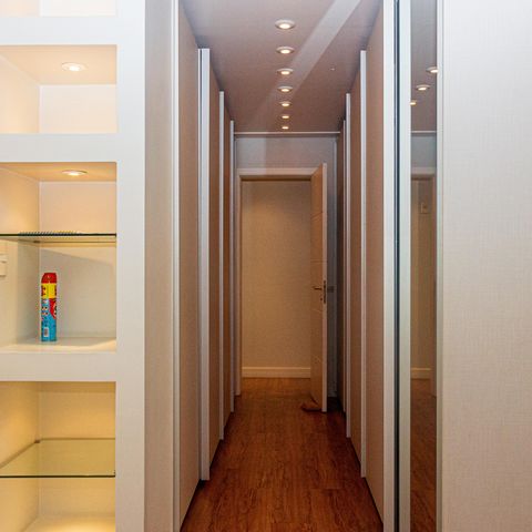 Apartamento à venda com 229m², 4 quartos e 4 vagas Apartamento à venda com 229m², 4 quartos e 4 vagasCloset da Suíte Master