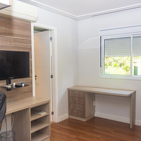 Apartamento à venda com 229m², 4 quartos e 4 vagas Apartamento à venda com 229m², 4 quartos e 4 vagasSuíte 3